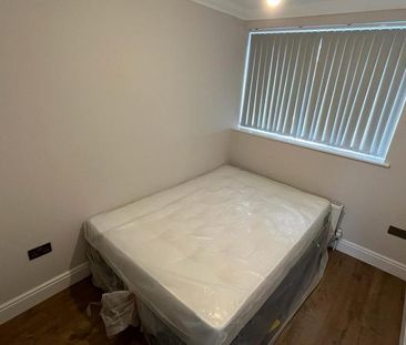 3 bedroom end of terrace house to rent - Photo 6