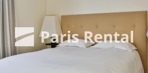 1 chambre, Champs-Elysées Paris 8e - Photo 2