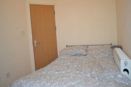 Price £865 pcm - Available Now - Furnished - Photo 5