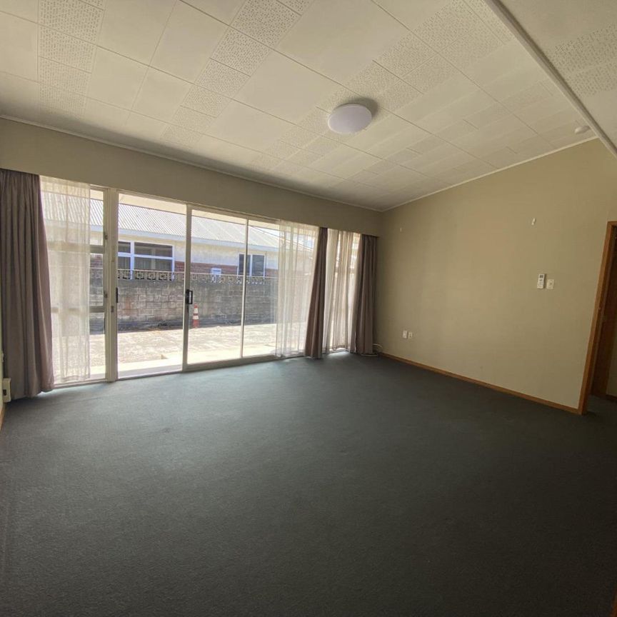 Queenspark doorstep - Photo 1