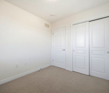 For Lease - 235 Westbank Trail, Hamilton, Ontario - Photo 2