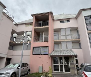 Location Appartement 4 pièces 79m² LA POSSESSION 97419 - Photo 5