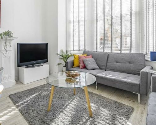 3 Bed Flat, London, NW6 - Photo 1