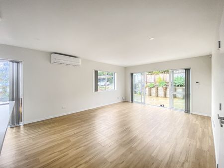 3 Bedroom nearlynew house in Glen Eden - Photo 3