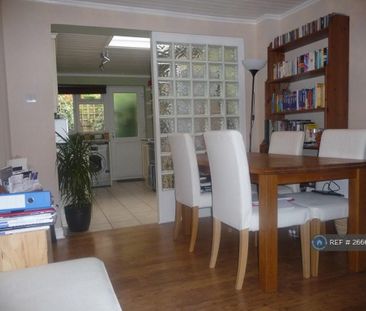 2 bedroom terraced house to rent - Photo 2