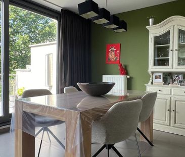 Appartement te huur in Genk voor € 900 met 1 slaapkamer - Photo 2