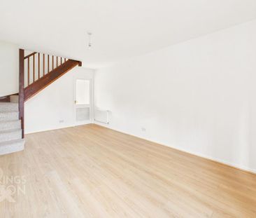 2 bedroom semi-detached house to rent - Photo 5