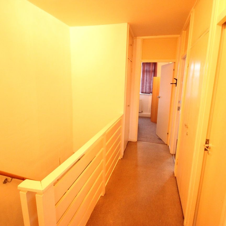 Room in a Shared Flat, Market Square, E14 - Photo 1