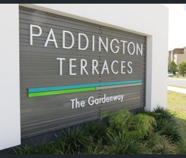 Vibrant 2 bedroom townhouse! - Photo 6