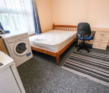 Queens Park Gardens, Bournemouth - Photo 3