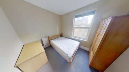 5 bedroom semi-detached house to rent - Photo 2