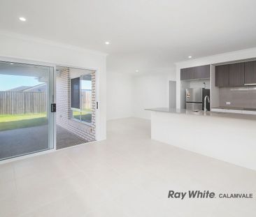 FAMILY HOME IN GREENBANK - COVELLA ESTATE - Photo 5