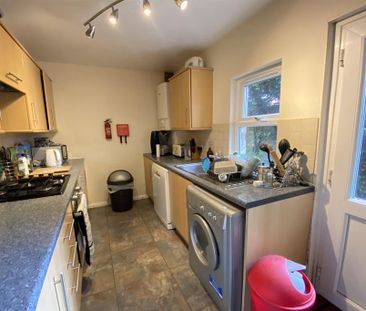 3 bedroom end of terrace house to rent - Photo 6