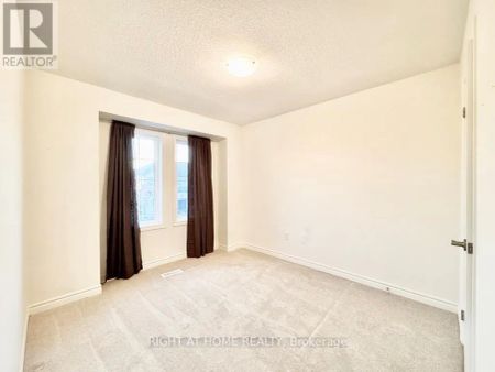 135 GREER STREET - Photo 3