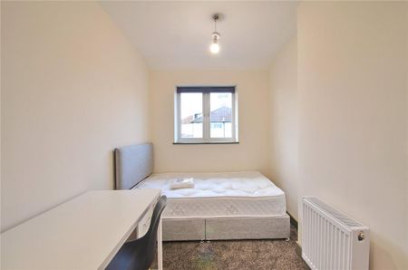 6 bedroom end of terrace house to rent - Photo 5