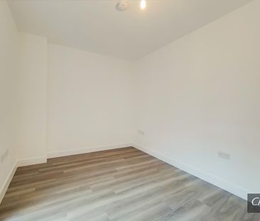 Greenwich House, 75 Lismore Boulevard, London - Photo 3
