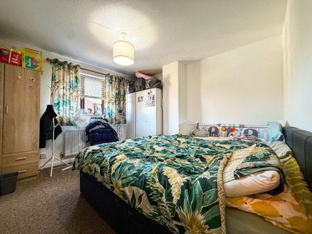 2 bedroom semi-detached house to rent - Photo 5