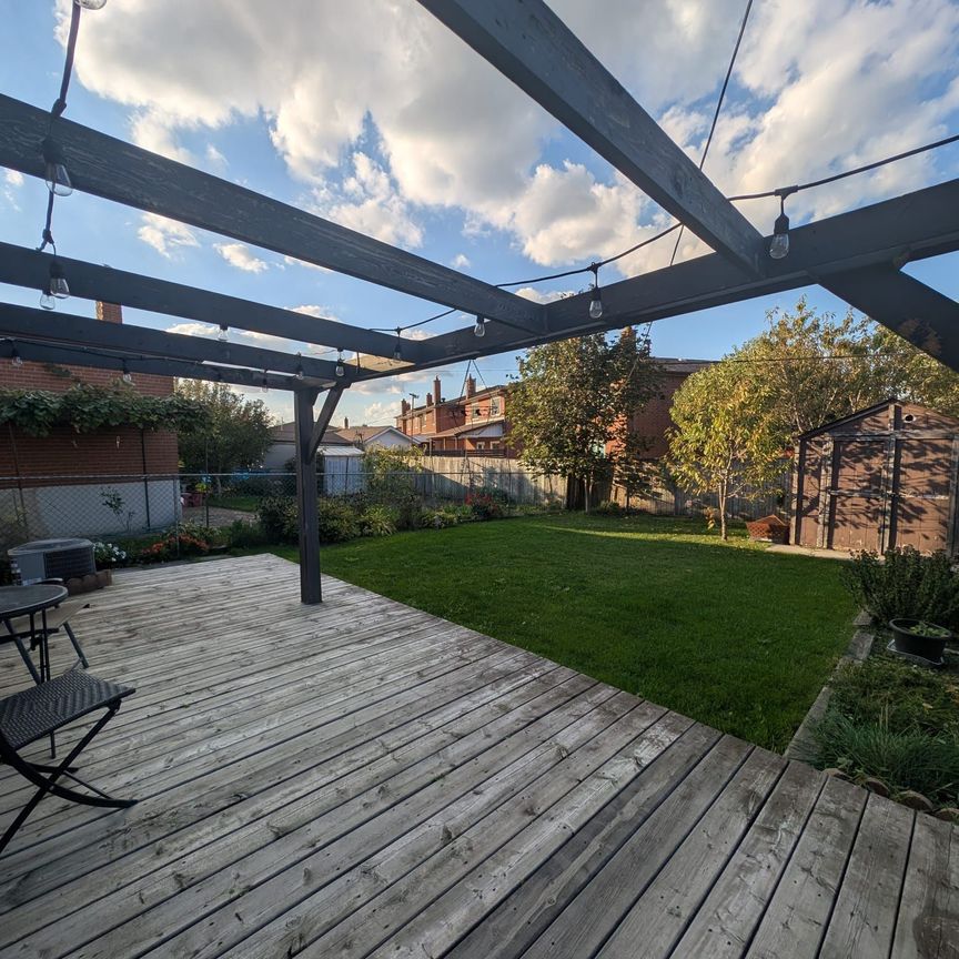 For Lease - 30 Watney Crescent Unit# Basement, Toronto, Ontario - Photo 1