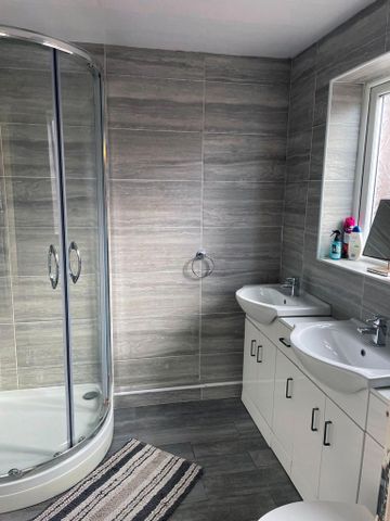 4 bedroom property to rent - Photo 4