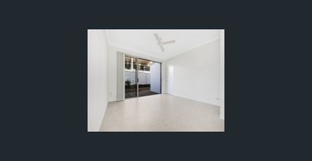 Beautiful Townhouse - Walking Distance to the Beach - Photo 4