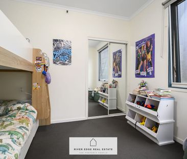 Sophisticated City Living with Skyline Views - Photo 2