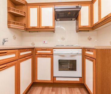 1 bedroom retirement property to rent - Photo 2