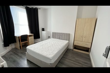 Room in a Shared House, Norton St, L20 - Photo 4