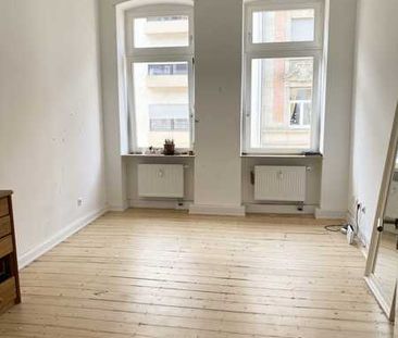 Sehr schön sanierte Etagenwohnung mit Balkon und Wohnküche! - Photo 1