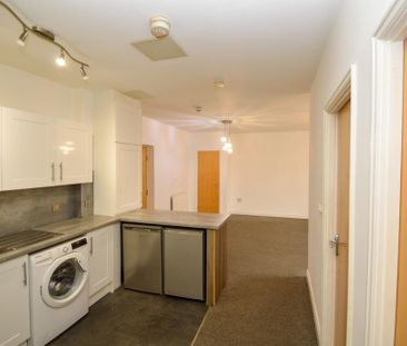 3 bedroom flat to rent - Photo 4