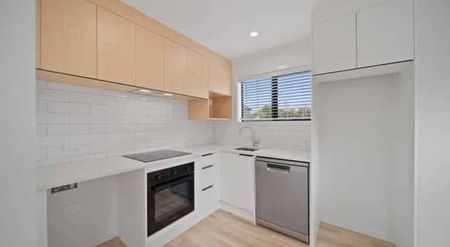 Modern 1 bedroom Townhouse! - Photo 2
