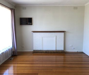 Light filled home! - Photo 2