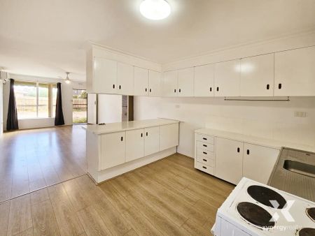 “Cozy 2-bedroom unit in Werribee!” - Photo 4