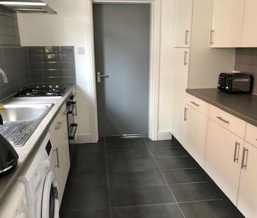 1 bedroom in a house share to rent - Photo 6