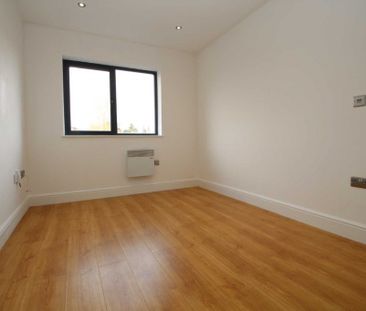 1 bed Apartment for rent - Photo 2