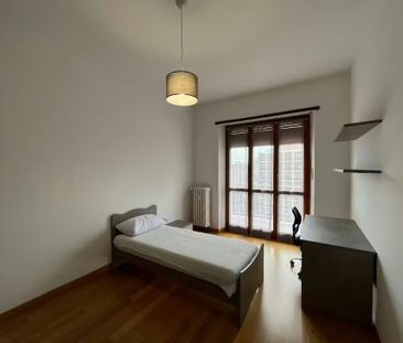 Via Buenos Aires, Turin, Piedmont 10137 - Photo 2