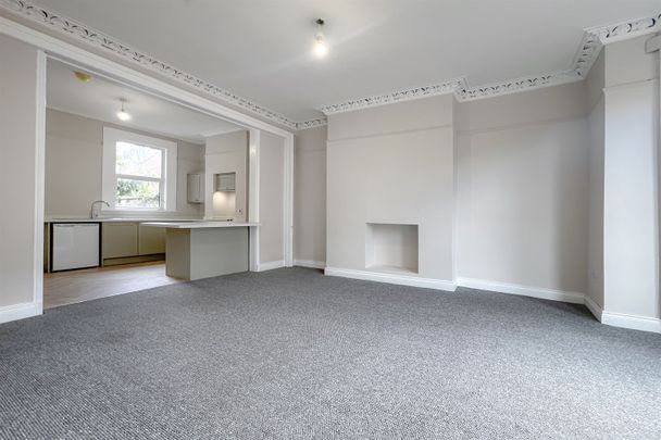 8 Chichester Avenue, Belfast, BT15 5EH - Photo 1