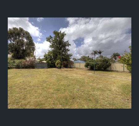 92 Sussex Road, Forrestfield, WA 6058 - Photo 5