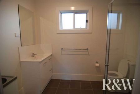TWO BEDROOM GRANNY FLAT! - Photo 3
