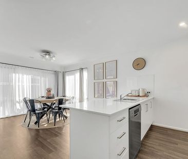 Modern 3-Bedroom Home in Prime Wollert Location! - Photo 1