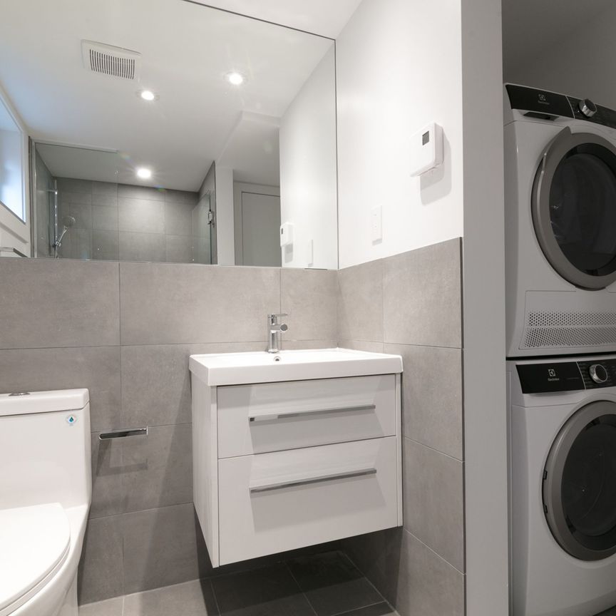 3195 Van Horne Avenue - Photo 1