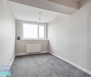 2 bedroom Flat To Let - Photo 1