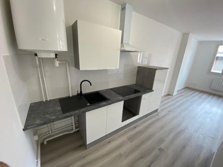 Location Appartement 1 pièce 36m² MONTAUBAN 82000 - Photo 3