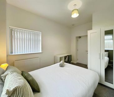 1 bedroom in a house share to rent - Photo 5