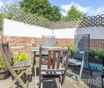 3 bedroom terraced house to rent - Photo 3