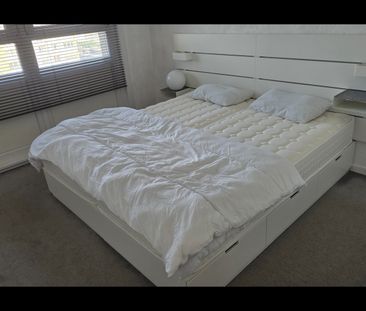 Room in a Shared Flat, Dundasvale Court, G4 - Photo 4