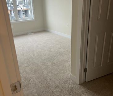 For Lease - 46 ROWLOCK ST Street, Welland, Ontario - Photo 2