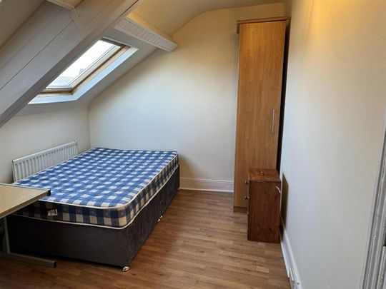 Balmoral Terrace, Newcastle upon Tyne - Photo 1