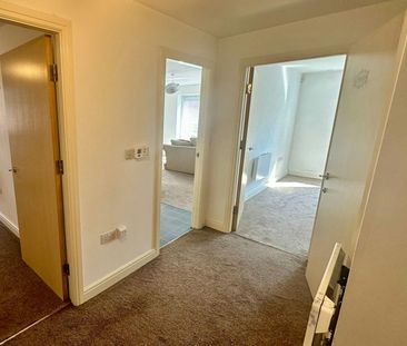 Flat to rent on - Photo 1