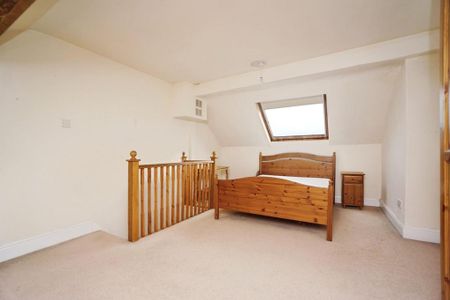 3 bedroom terraced house to rent - Photo 4