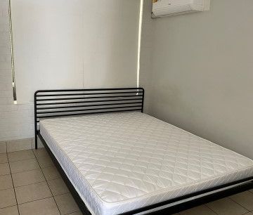 Ideal Location - One Bedroom Studio Apartment - Photo 5